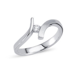 Anillo de plata de ley con circonita